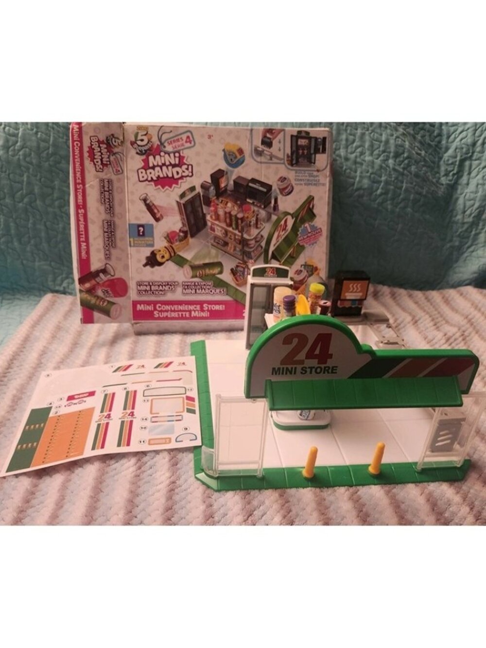 5 Surprise Mini Brands Convenience Mart Playset